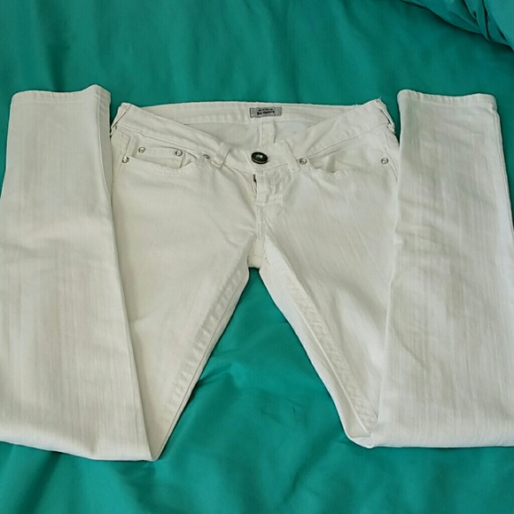 Daytrip white skinny jeans. New without tags