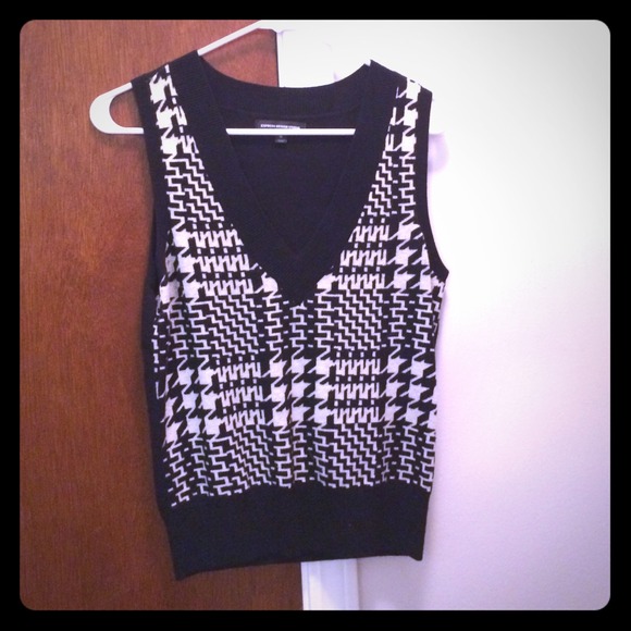 Express black and white sweater vest medium
