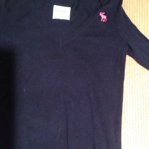 Abercrombie kids neck sweater