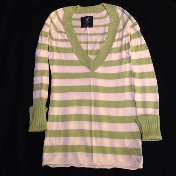 American Eagle sweater size M