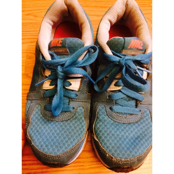 Nike running shoes - Picture 2 of 3