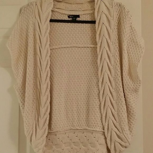 Gap Shrug