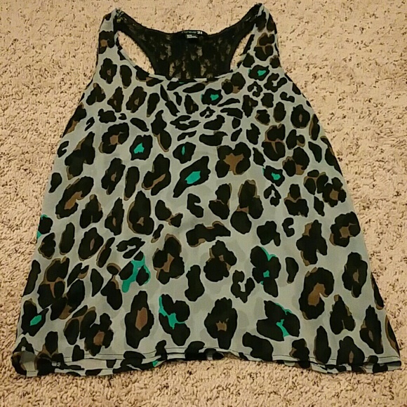 Leapord tank top. Back has lace. Loose flowy tank - Picture 1 of 2
