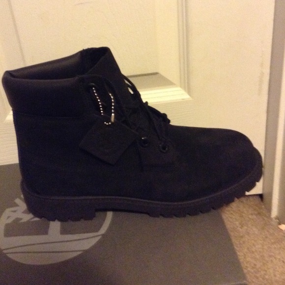 Black timberlands - Picture 3 of 3