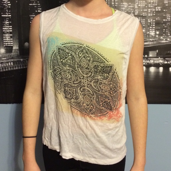 Muscle Tee - Picture 2 of 2