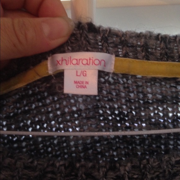 Gray knit sweater from xhilaration. - Picture 3 of 4