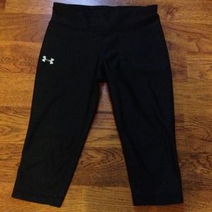 *sold on merc* Cropped under armour leggings