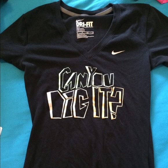 Nike top