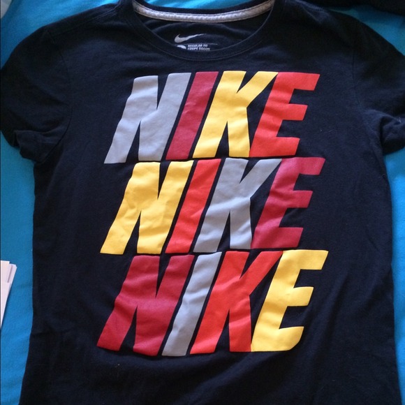 Nike top