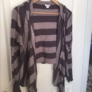 Grey striped top!