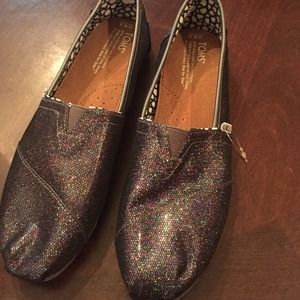 Brand New Tom's metallic shoes