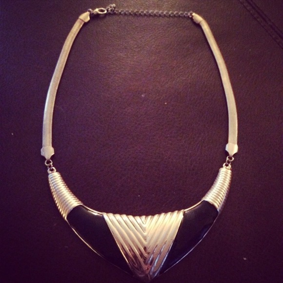 NWOT GOLD & BLACK AZTEC STYLE STATEMENT NECKLACE - Picture 1 of 1