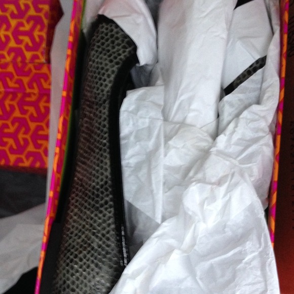 Tory Burch Verbena Animal Print ❤️SOLD on TP💜 - Picture 3 of 4