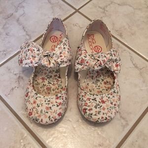 Big Buddha floral bow flats