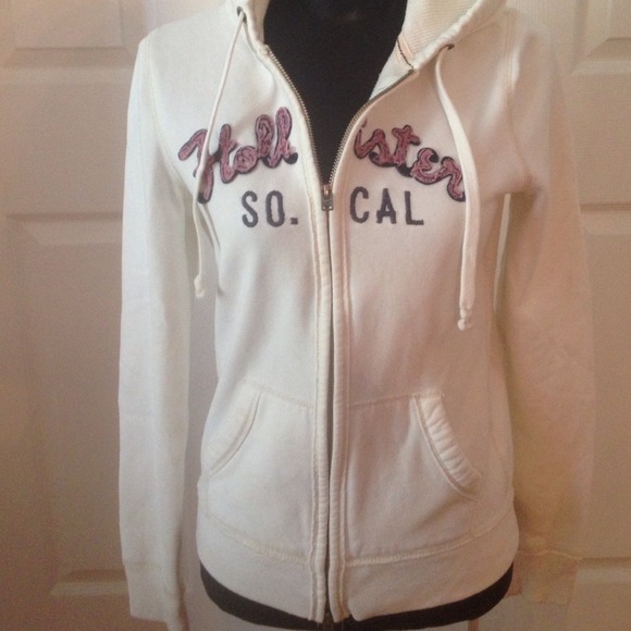 White hollister sweater