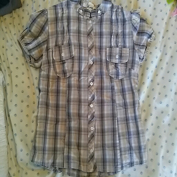 Plaid short sleeve button up