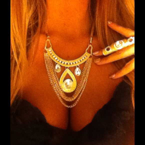 Bebe gold drop necklace and ring set