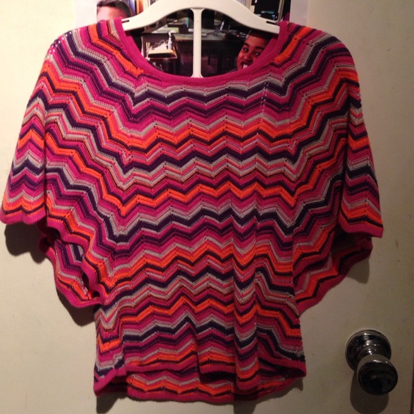 Zigzag crochet like top - Picture 2 of 3