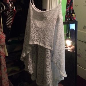 ❗️sold ❗️White lace high low tank top