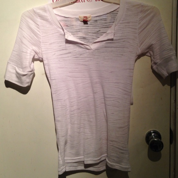 White zebra top - Picture 3 of 4