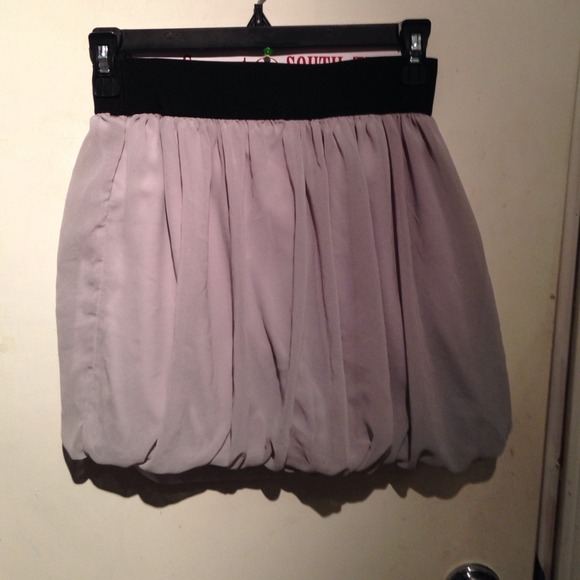 Gray skirt - Picture 3 of 3