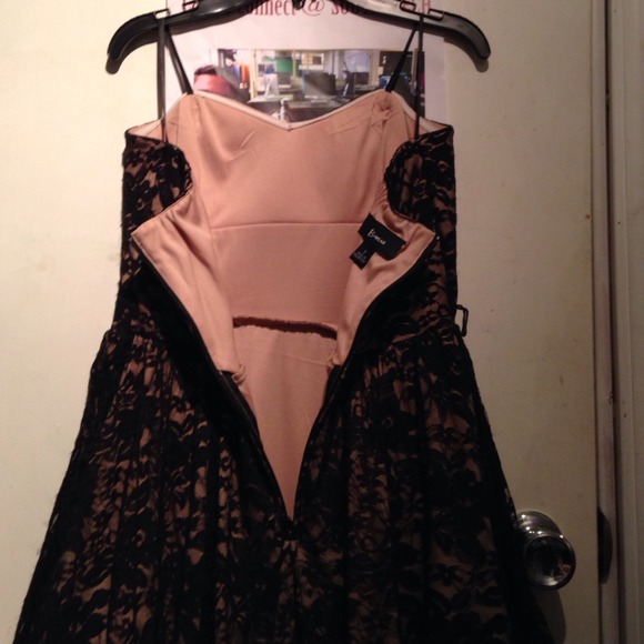 Lace black dress - Picture 4 of 4