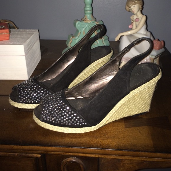 Sparkle wedges 👠