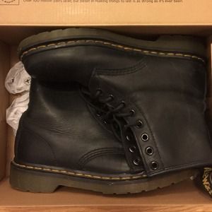 Black 8 eye Dr. Marten boots