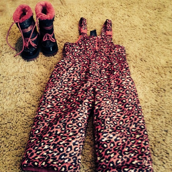 Size 2t snow Bib and 8t boots