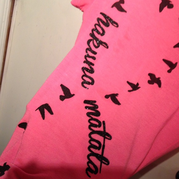 Cute hot pink shirt - Picture 3 of 4