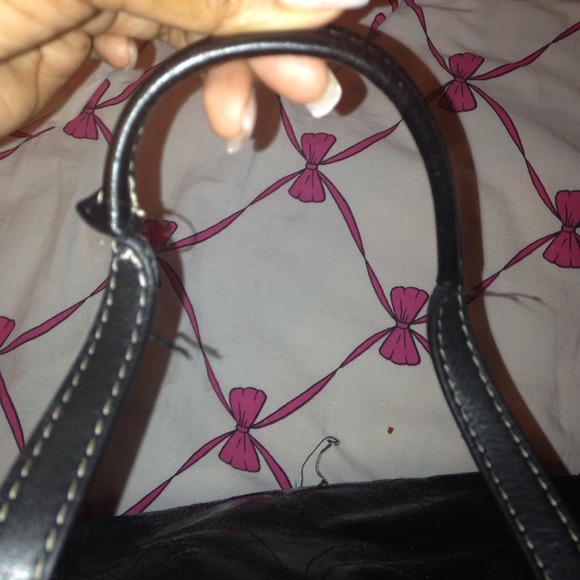 This is a coach purse that is fairly used. - Picture 4 of 4