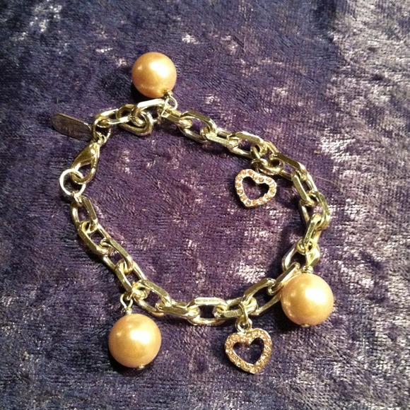 Pink pearl and crystal hearts bracelet