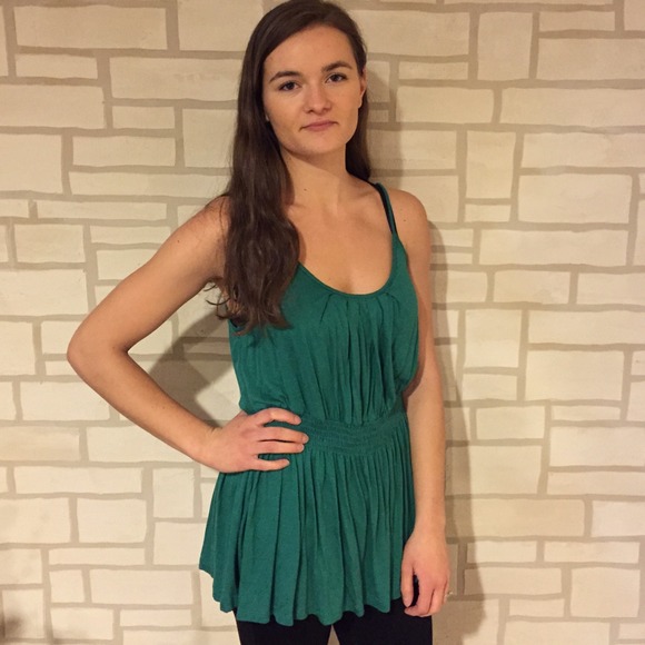 Emerald tank top beautiful color, flowy fit!