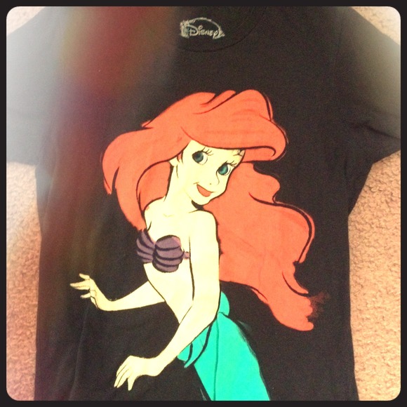 XL Disney The Little Mermaid Ariel shirt