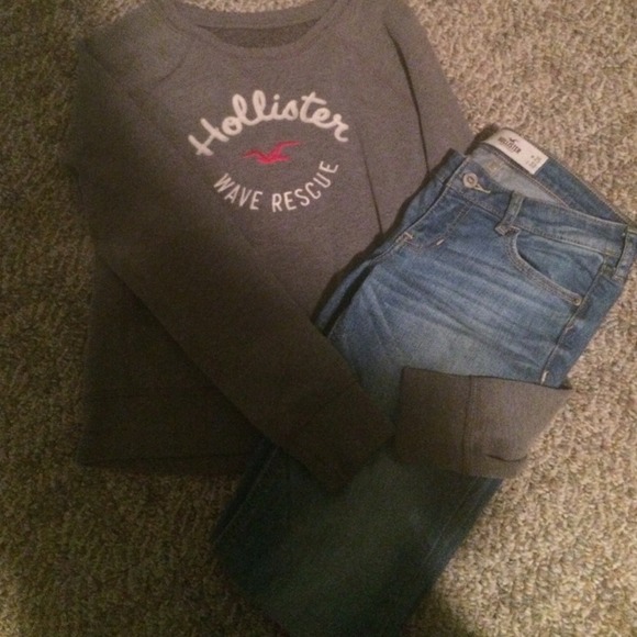 Hollister sweater