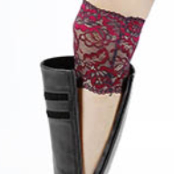 LACED LEG WARMERS TEMPORARILY OUT OF STOCK - Picture 2 of 3