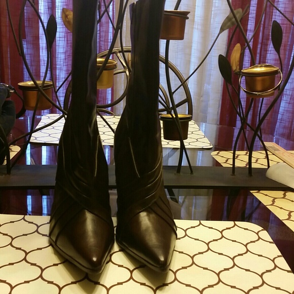Super cute boots..Never worn