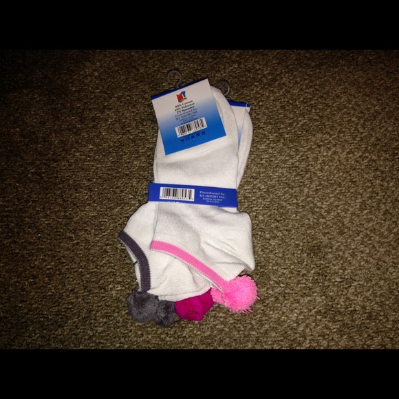 3 pair Vtg style POM POM ankle sports socks