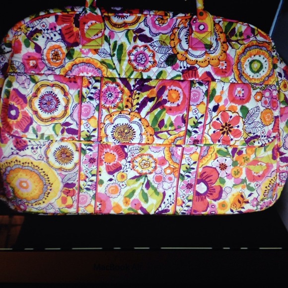 Vera Bradley Grand Traveler Tote 🍀Flash Sale🍀 - Picture 4 of 4