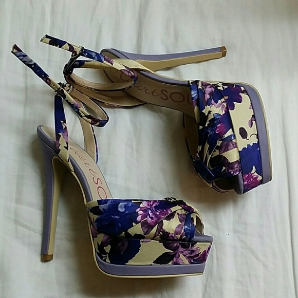 Beautiful flower stilletos - Picture 2 of 4