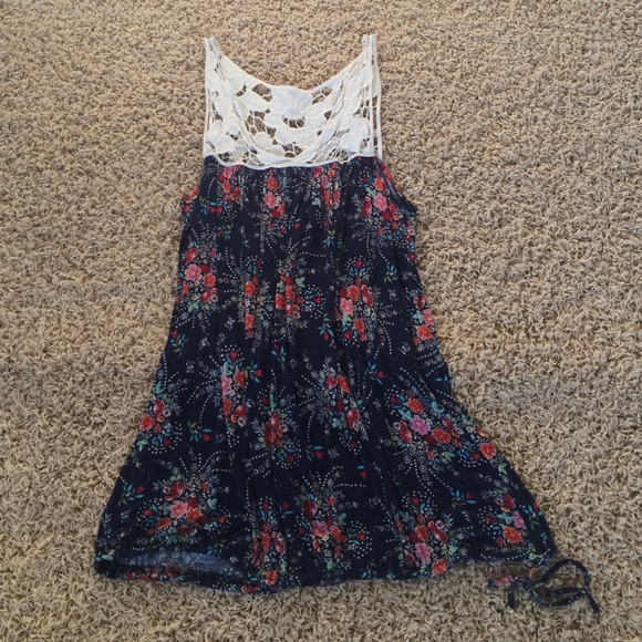 Floral Lace Back Top