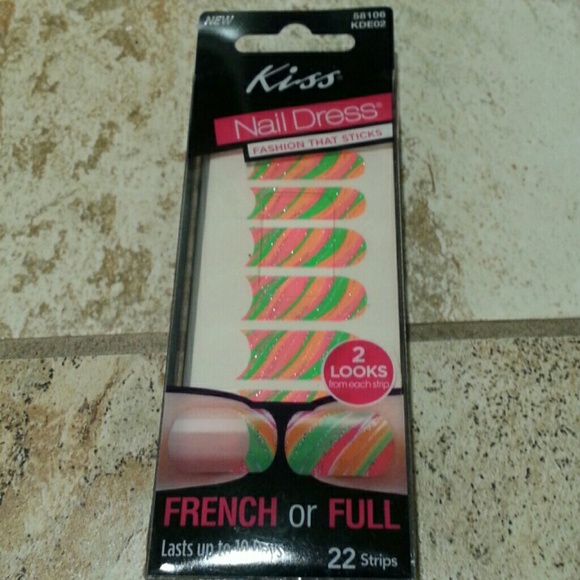 💅Kiss Sticker Nails!💅 - Picture 1 of 2