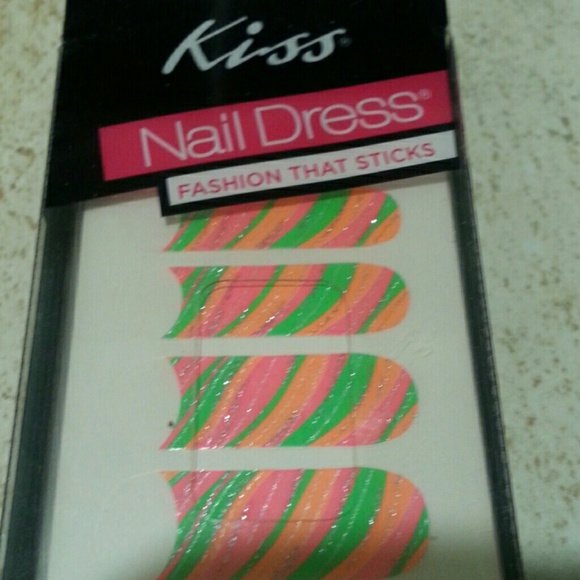 💅Kiss Sticker Nails!💅 - Picture 2 of 2