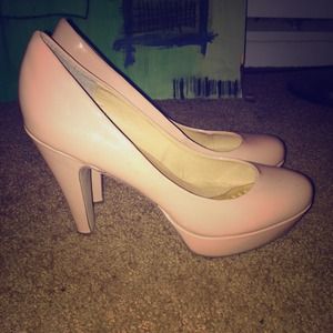 Madden girl beige/tan pumps