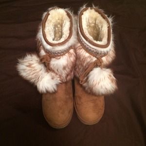 Fur boots