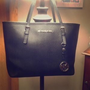 AUTENTIC Michael Kors Black Purse