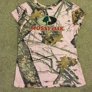 Women's medium mossy oak pink tshirt