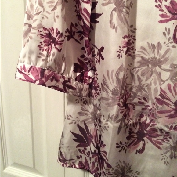 NWOT Floral Tunic - Picture 3 of 3