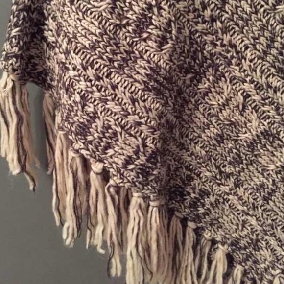 SUPER SOFT Poncho - Picture 3 of 3