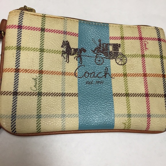 ⭐️PRICE DROP⭐️Authentic Coach Wristlet - Picture 3 of 4